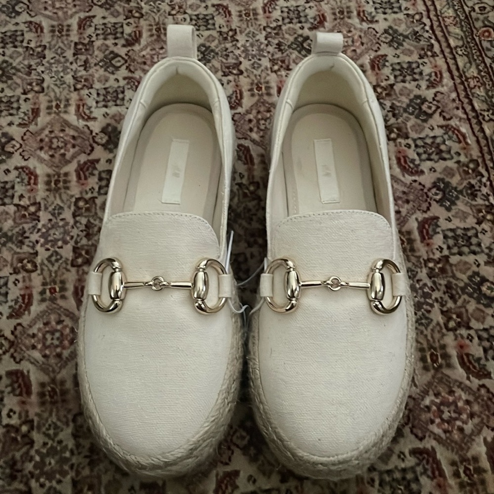 H&M canvass espadrilles worn 2x. Toe box is too narrow for me.